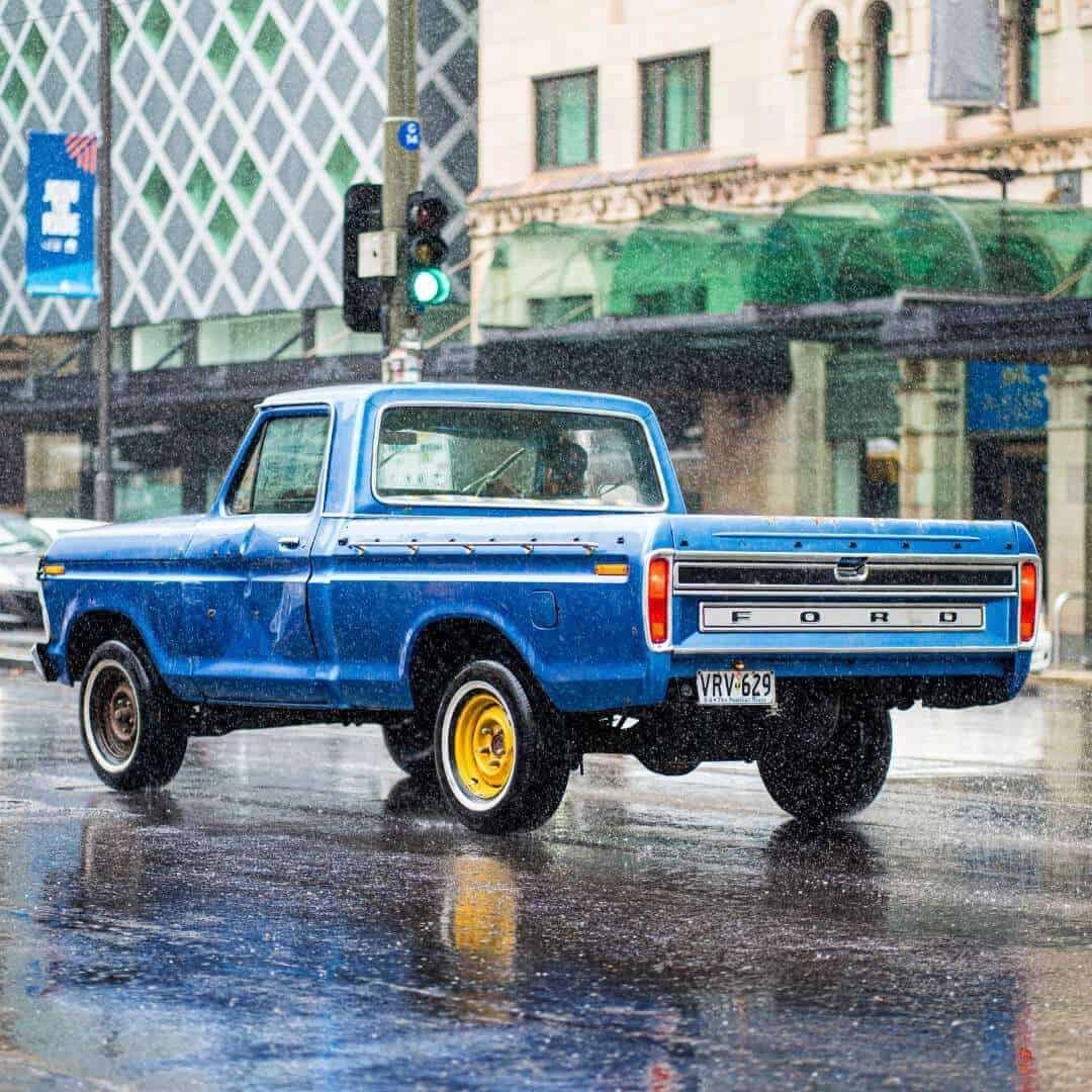 ford_truck_with_leaf_suspension.jpeg