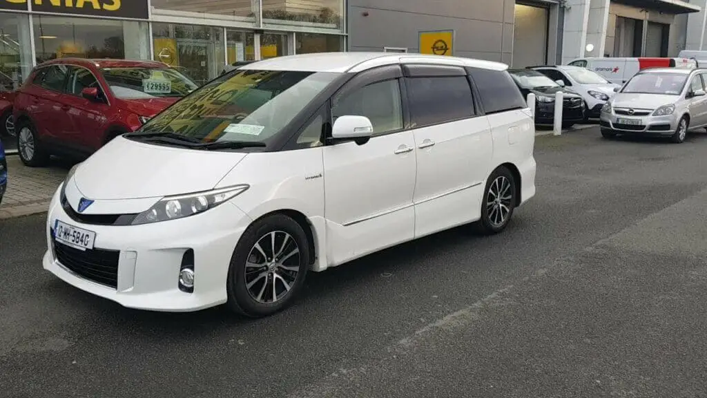 Toyota_Estima_Hybrid.jpeg